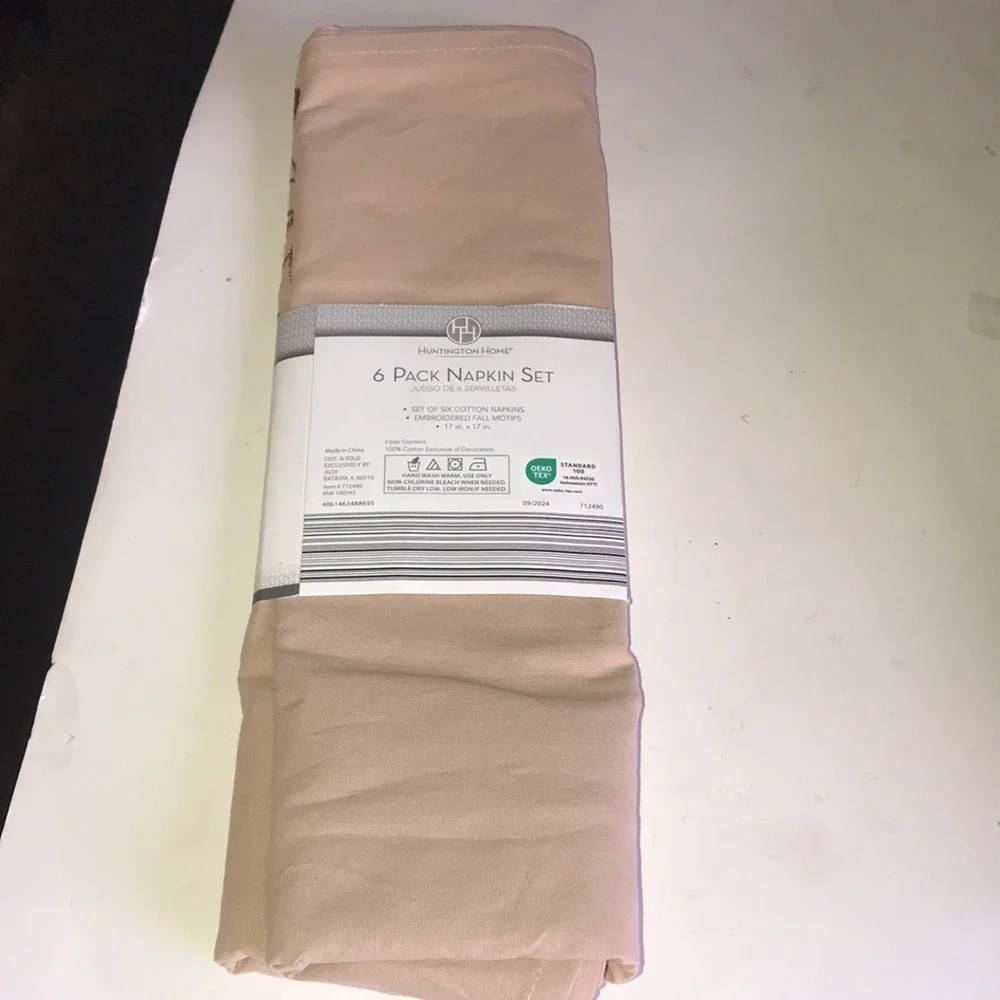 NWOT 6-pc Napkin Set